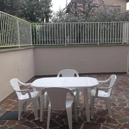 Casa Armonia 公寓 佩斯基耶拉德加达